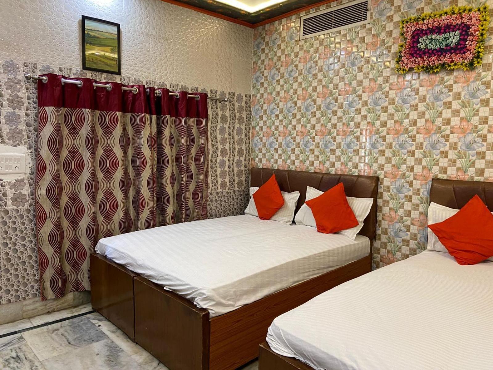 Hotel Rashmi Agra  Eksteriør billede
