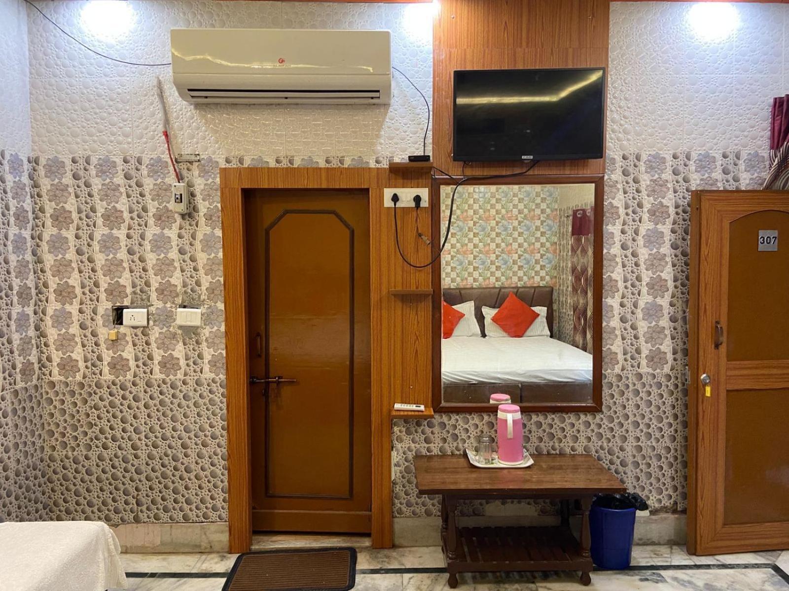 Hotel Rashmi Agra  Eksteriør billede